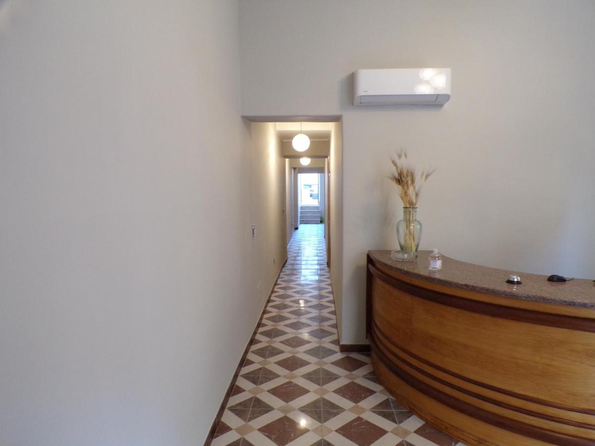 Nuova Aurora Rent Rooms Рокалумера Екстериор снимка