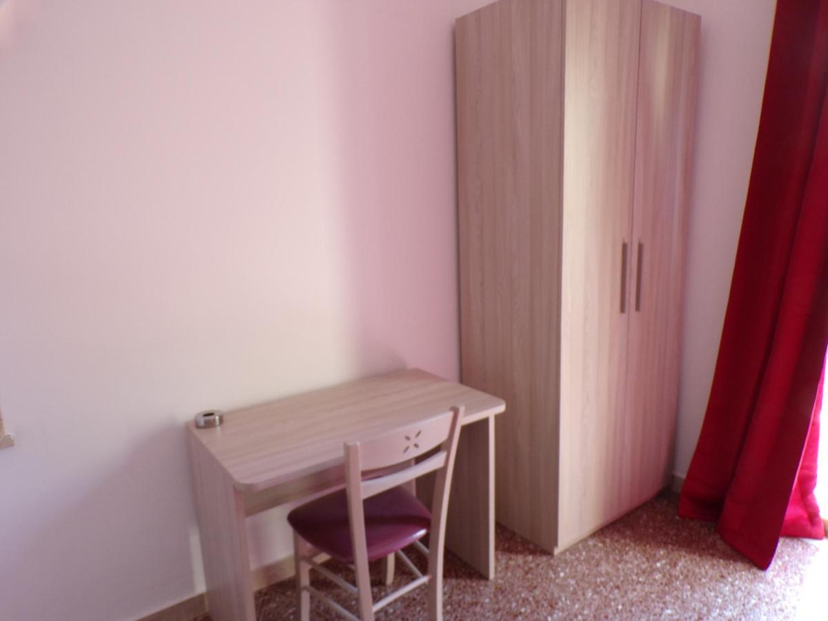 Nuova Aurora Rent Rooms Рокалумера Екстериор снимка