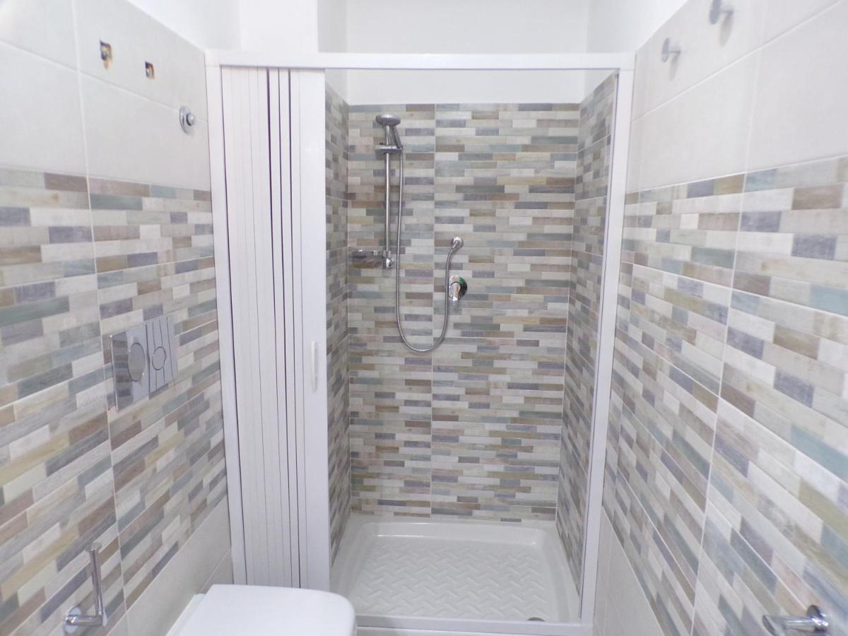 Nuova Aurora Rent Rooms Рокалумера Екстериор снимка