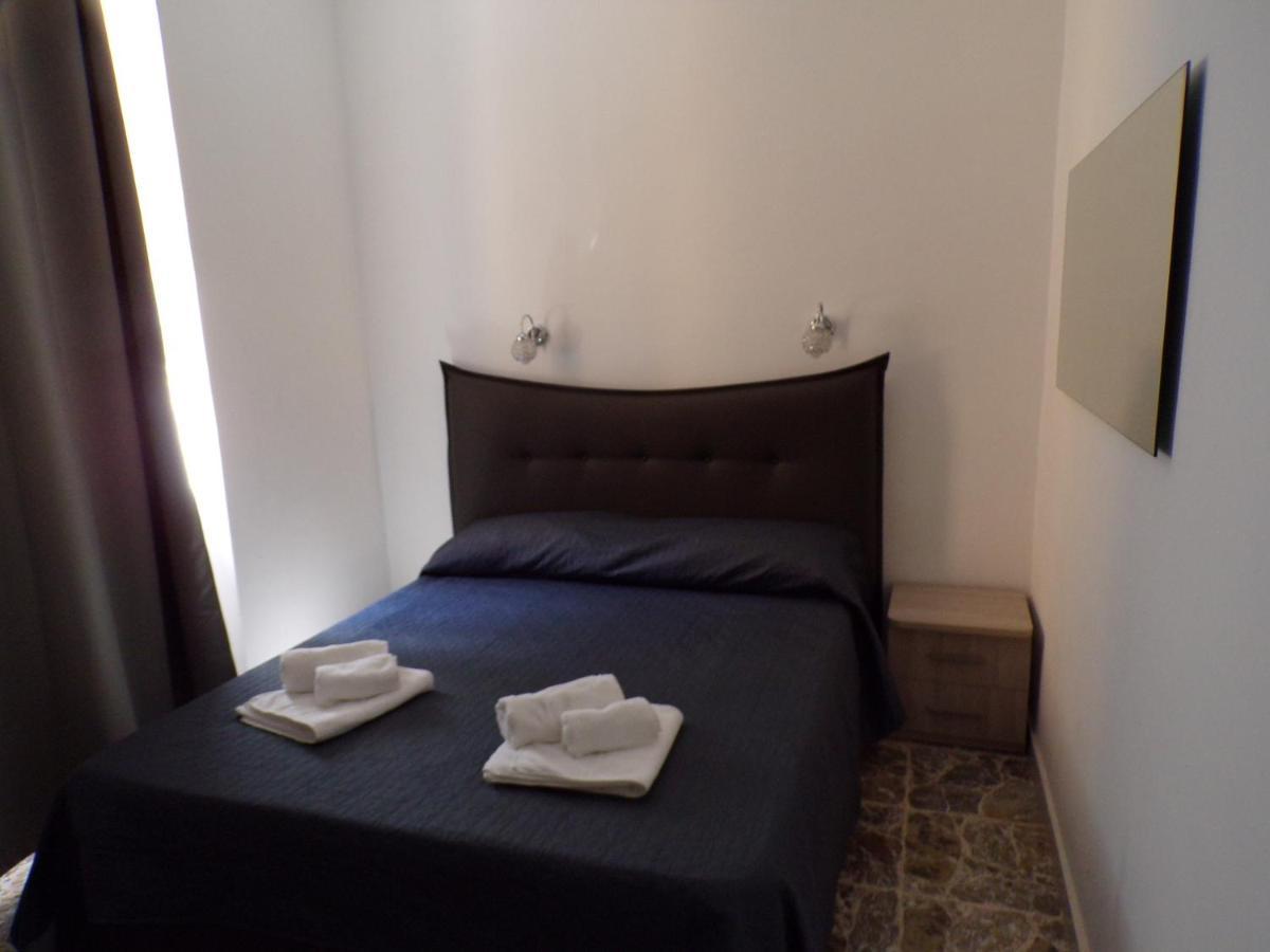 Nuova Aurora Rent Rooms Рокалумера Екстериор снимка