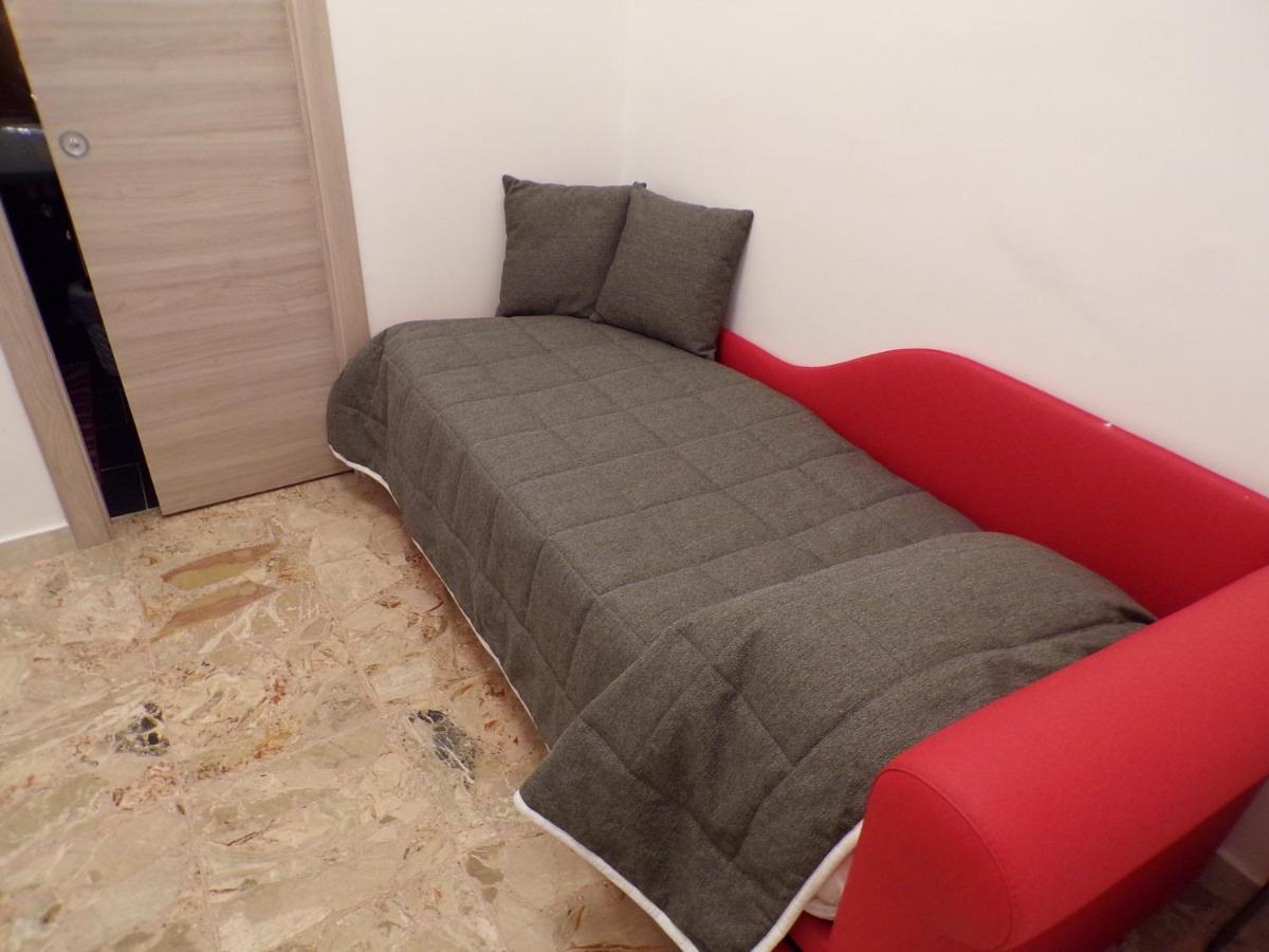 Nuova Aurora Rent Rooms Рокалумера Екстериор снимка