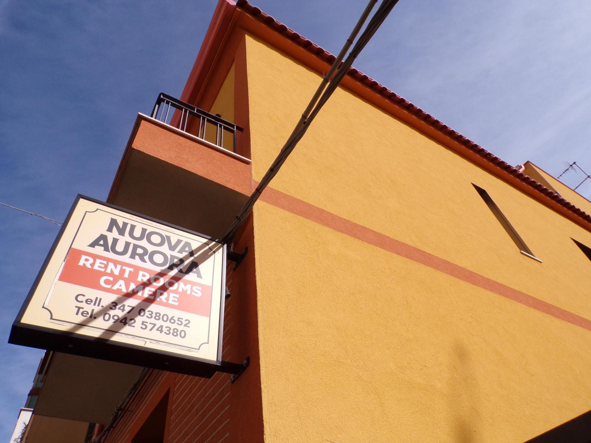 Nuova Aurora Rent Rooms Рокалумера Екстериор снимка